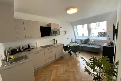 Image de Central & Modern in Trendy Area | Hg22