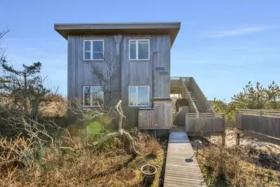 Image de My Humble Abode 2br Beachside Home | TennisPoolPKG