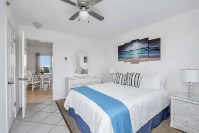 Image de Modern 1br Apt w/ private balcony!