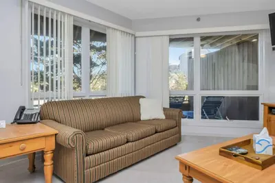 Image de Comfort Studio Apt w/ Queen Bed & Private Balcony