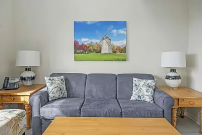 Image de Glorious Top Floor Unit w/ Loft + Heated Pool
