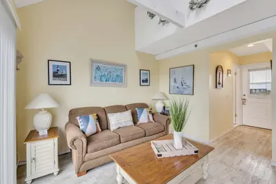 Image de Epic Nearshore 1BRw/Loft+ Heated Pool&Tennis Club