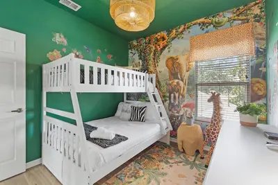 Image de 5 Bedroom Luxury Reunion Home