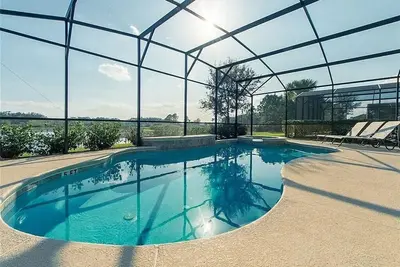 Image de South Facing Pool and Spa -  Resort Amenities