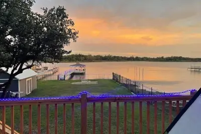 Image de Blaze’s Lake Party Spot