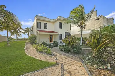 Image de Oceanfront home in Celestun.