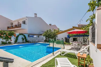 Image de Belle maison à Fuente Tojar avec WiFi