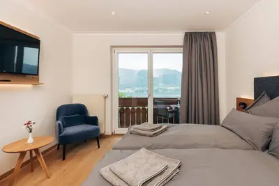 Image de Family room with balcony and lake view - Familiengasthof Nindler ***
