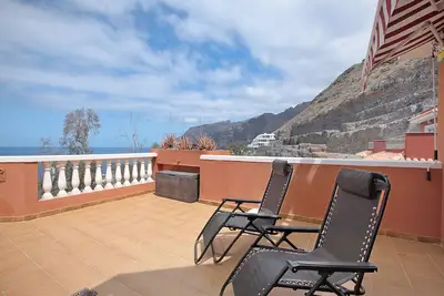 Image de Appartement de vacances 'Bonitas Vistas A Los Acantilados' avec vue sur la mer