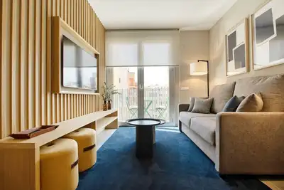 Image de A few minutes from Sagrada Familia. New and spacious apartment