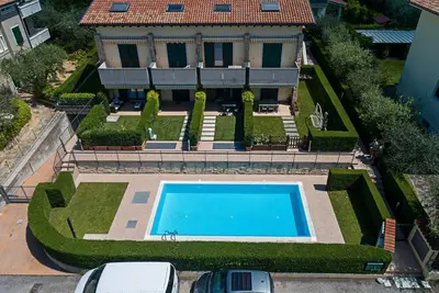 Image de Regarda - Apartment \"Arcobaleno\" with pool, pet allowed