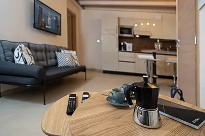 Image de Regarda - \"G&J - G floor\" modern onebedroom apartment with roof terrace