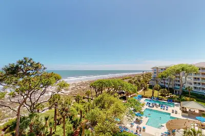 Image de Luxurious 5th floor One of a Kind Oceanfront Penthouse!