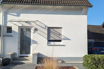 Image de Modern semi-detached house with large garden