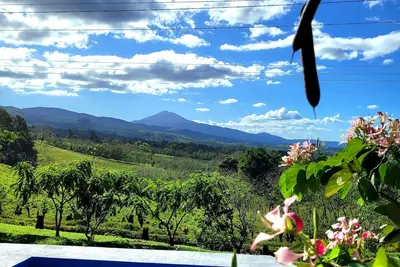 Image de The House on the Hill