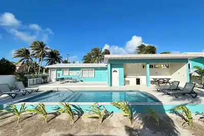 Kai Baby Waterfront Cottage Private Pool Cabana Kayaks Paddleboards & Bikes!