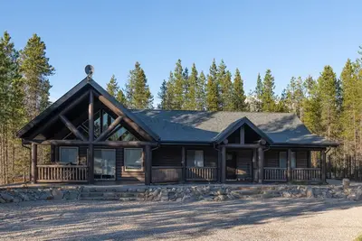 Image de The Golden Eagle Cabin