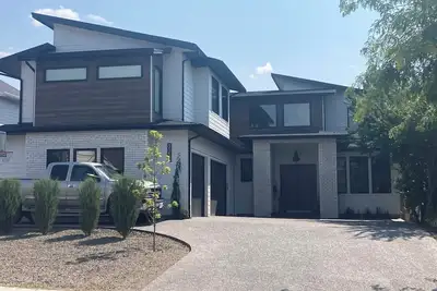 Image de Beautiful spacious home nestled in wine country - West Kelowna Licence # 9747