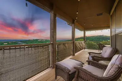 Image de Lake View @ Hollows Resort: Pools, Pets, Balconies
