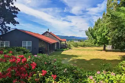 Image de New listing, 4 bed 2. 5 bath, amazing view of Mt Adams minutes from Downtown