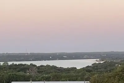 Image de Birdsong Cottage - A gorgeous lake view cottage