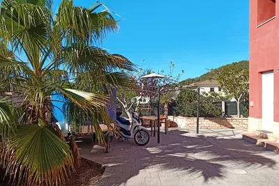 Image de Large loft apartment in a quiet area only 8 minutes to the beach promenade