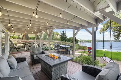 Image de Lakefront Oasis w/ 2 fire pits, game room & kayaks