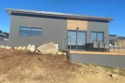 Image de #2 New Modern Cabin with Amazing views over lake