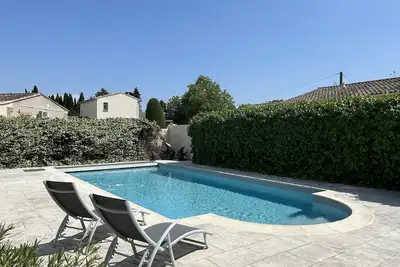 Image de Villa au calme à 5mn du centre de St Rémy à pieds (piscine, jardin et clim)
