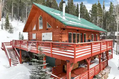Image de Peaceful Spacious Log Home With Amazing Views! 3 Bedrooms & 2 Bathrooms