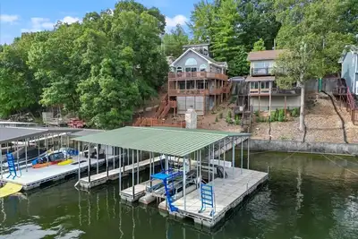 Image de Captivating Views, Amazing Design and Lake Living
