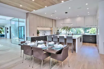 Image de Designer Modern Westport Estate
