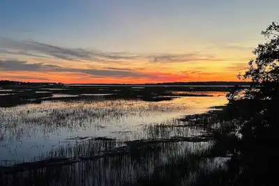 Image de Newly Renovated, Panoramic Marsh Views, Golf Cart Included - 850 Fiddlers Ridge