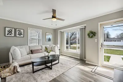 Image de Your Metro Detroit Home Base!