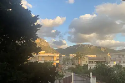 Image de Renovated apartment, mountain view, 5 min from the beach!