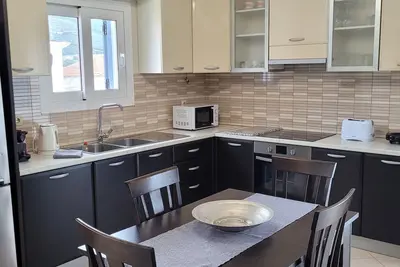 Image de 2 Bedroom Apartment with Terace - Alexandra - Mandi's Apartment