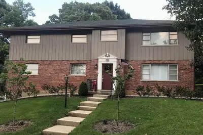 Image de Large 3 Br On Quiet Street. Perfect For Families!
