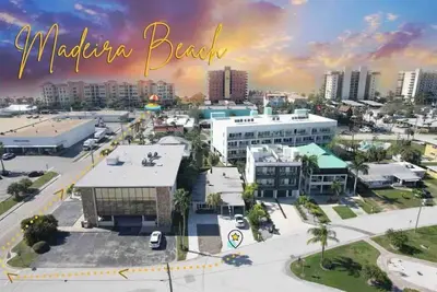 Image de Luxurary Home Steps to Madeira Beach