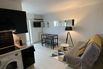 ★Cosy T2 ★Aperçu Mer ★Clim ★Wifi ★Meublé 2*