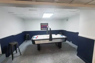 Image de Newly Remodeled House with Game Room