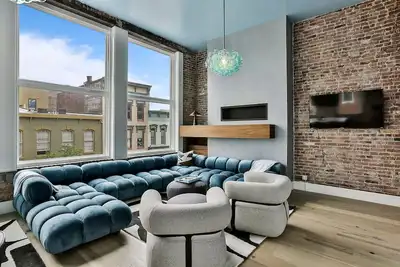 Image de New Bourbon Trail Luxury Loft in Downtown Frankfort / 5 Br + 5 Bath / Sleeps 10