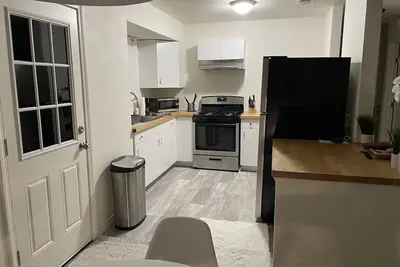 Image de Centrally located home