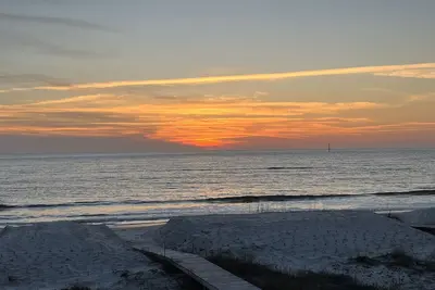 Image de Steps from the water this beautiful beachfront Townhouse in Port St Joe