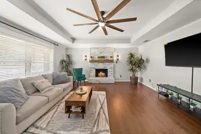 Image de Cozy & Clean 4br\/2ba in South Tyler