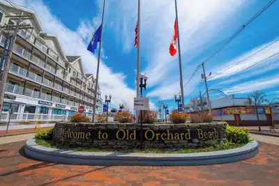 Image de Entire home minutes from the beach. Centrally located and access to amenities