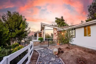 Image de Villa Amarone - San Diego - Location, Hilltop View, Hot Tub, Pet friendly