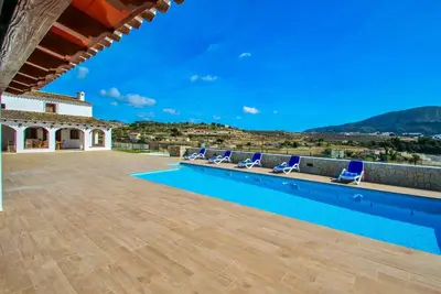 Image de Rosalia - maison de vacances avec vue panoramique et piscine privée à Teluda