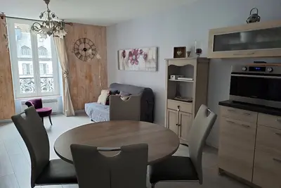Image de Appartement chaleureux, classé 3 étoiles, 2 pièces 4 personnes, en centre-ville