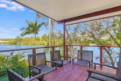 Image de Currumbin Breeze - Classic Family Beach House on Currumbin Creek - Pet Friendly!