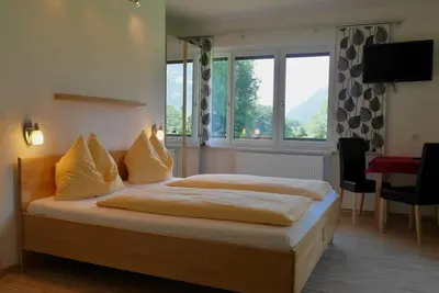 Image de Appartement Dobratsch - Pension StrauĂź